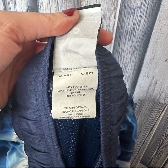 Nike Blue and White Men's Swim Trunks - Picture 8 of 9